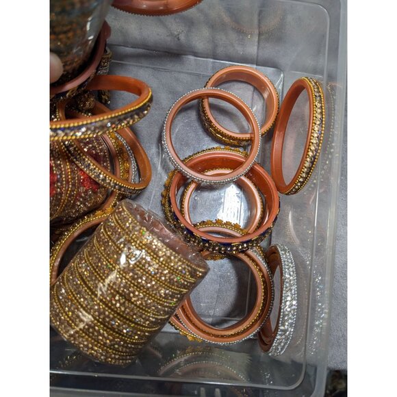 Assorted Glitter And Rhinestone Bangles In Plastic Box - Picture 7 of 8